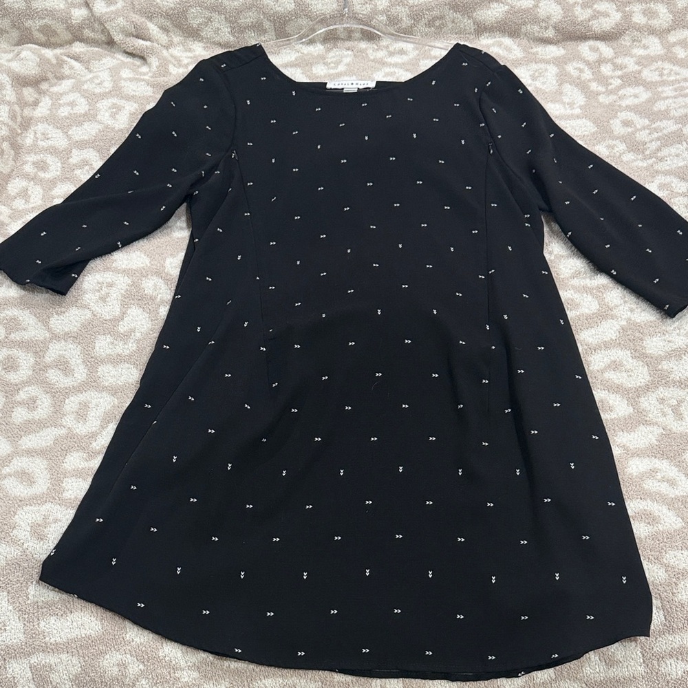 Elegant Black Dress with Subtle Pattern